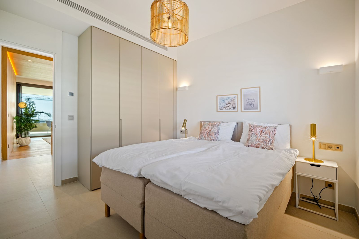 3 Bed شقة في الطابق الأوسط in Fuengirola في Fuengirola, شقة