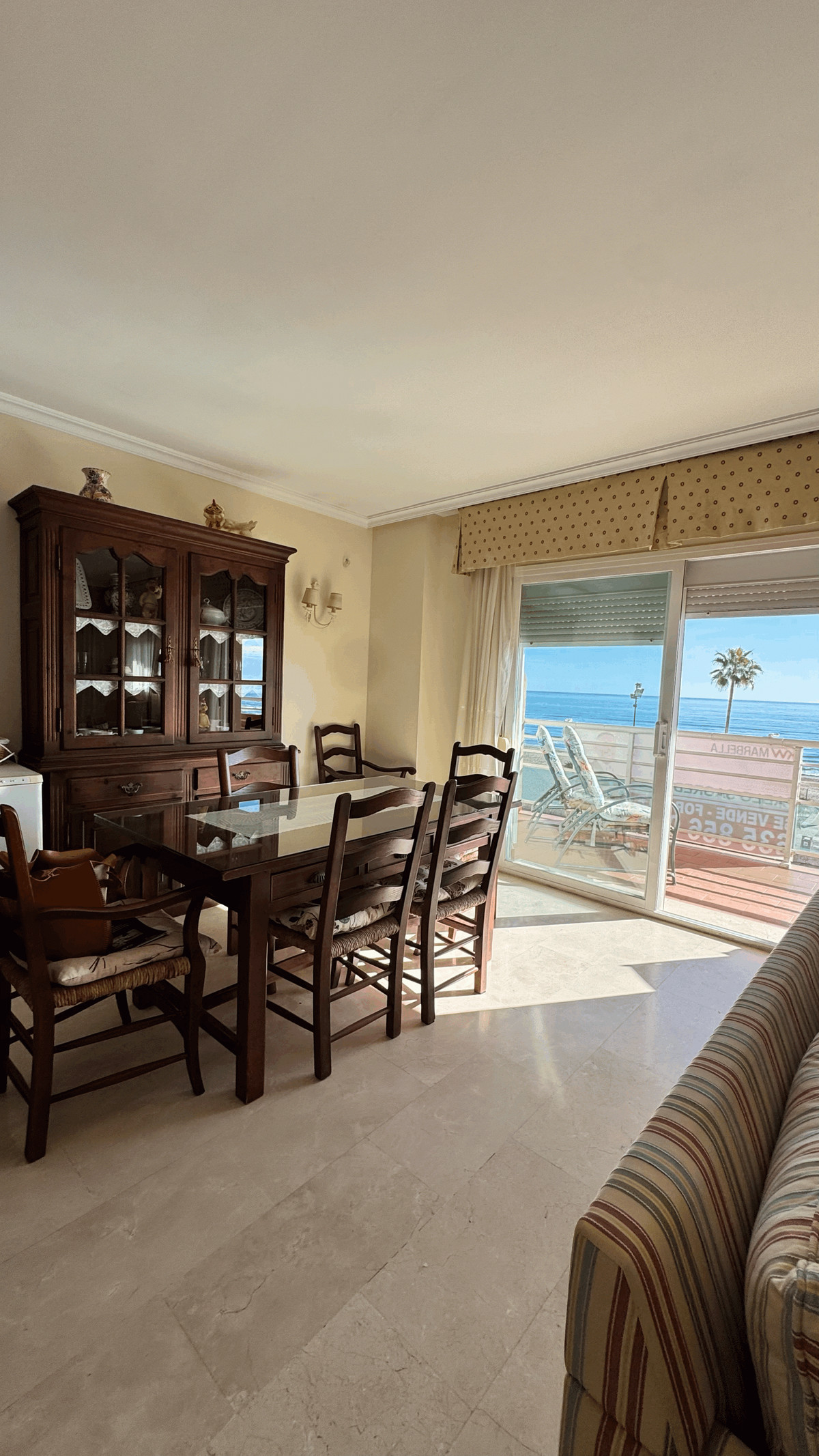 3 Bed شقة في الطابق الأوسط in Fuengirola في Fuengirola, شقة