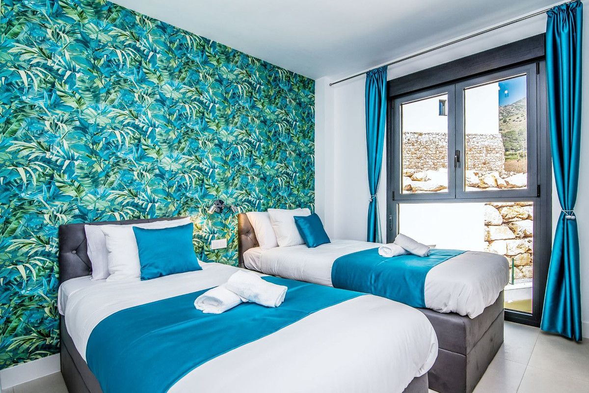 3 Bed Vidurinio aukšto butas in Fuengirola Vietovėje Fuengirola, Butas