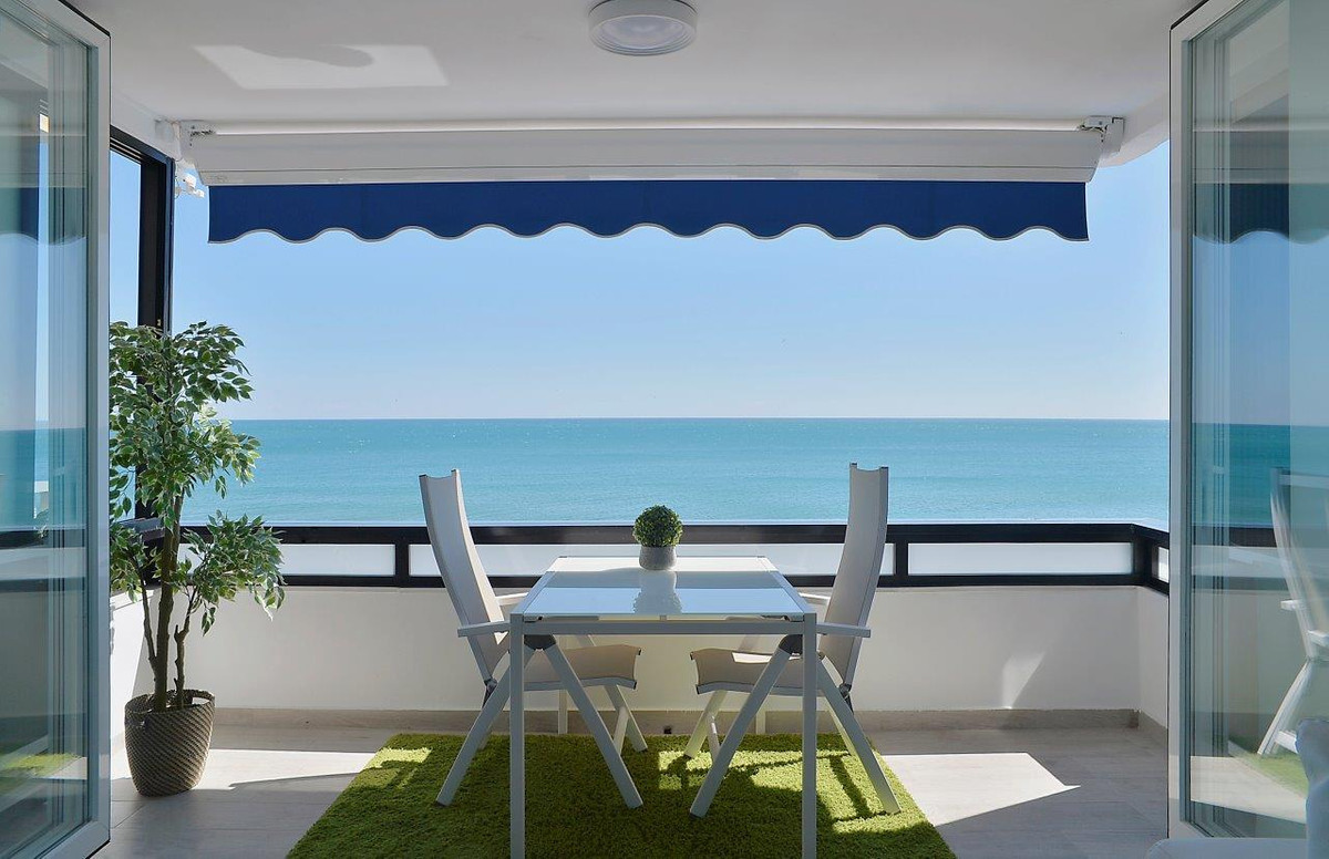 4 Bed شقة في الطابق الأوسط in Fuengirola في Fuengirola, شقة