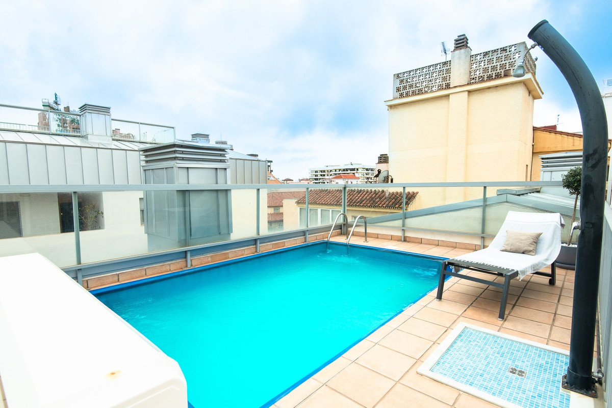 4 Bed Augšējā stāva dzīvoklis in Fuengirola rajons: Fuengirola, Dzīvoklis