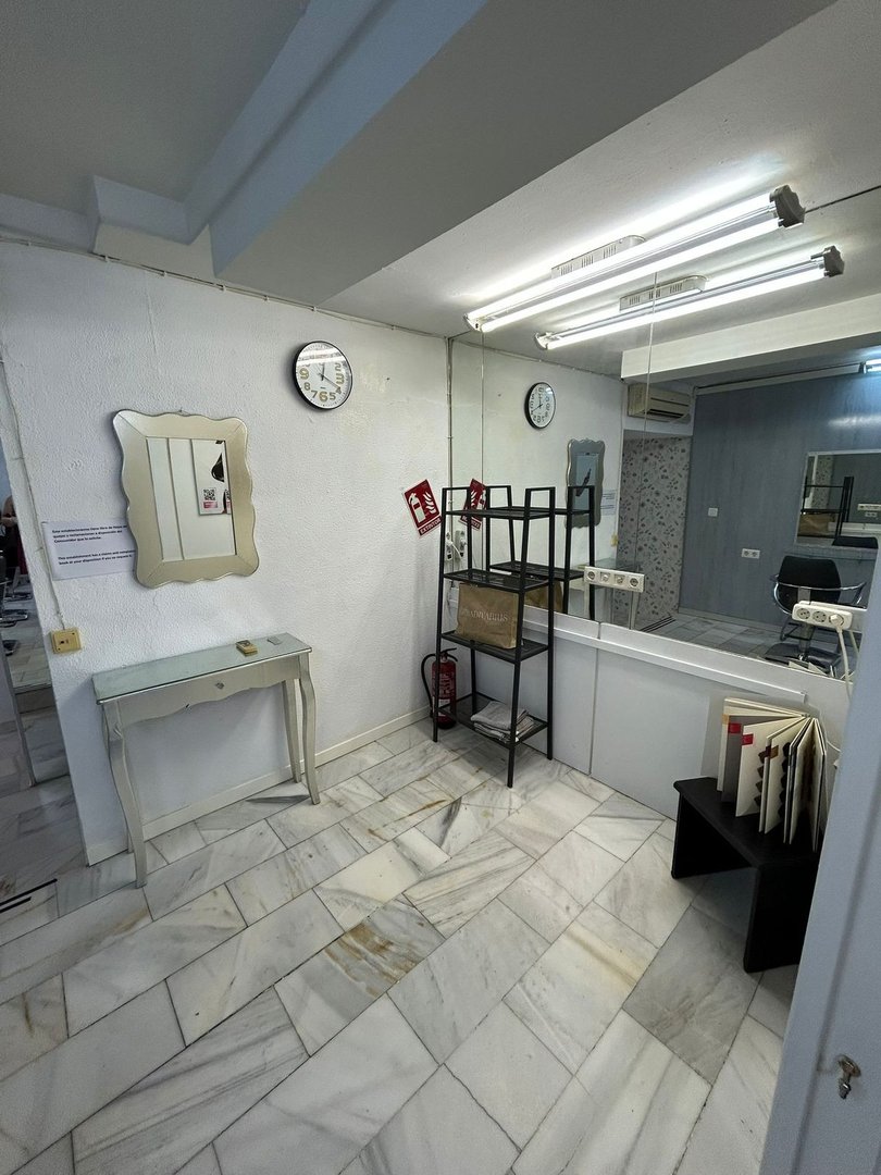 Hairdressers in Fuengirola in Fuengirola — Commercial Space