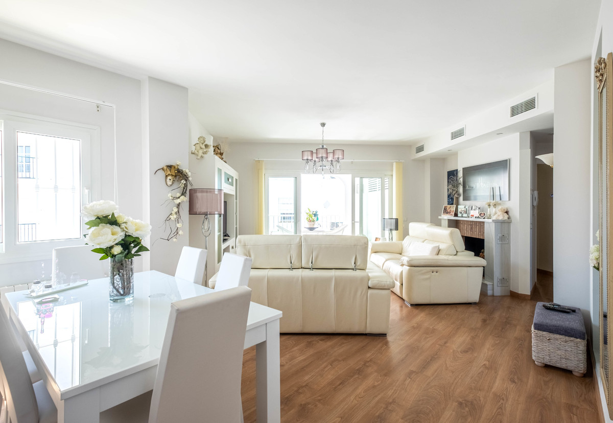 4 Bed Rijtjeshuis in Fuengirola in Fuengirola, Rijtjeshuis
