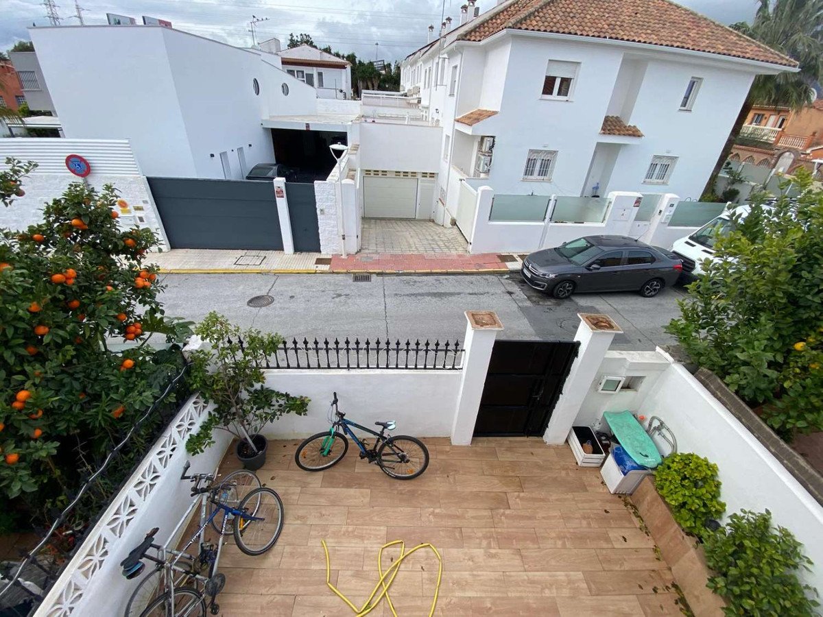 4 Bed بيت مدينة in Fuengirola في Fuengirola, تاون هاوس