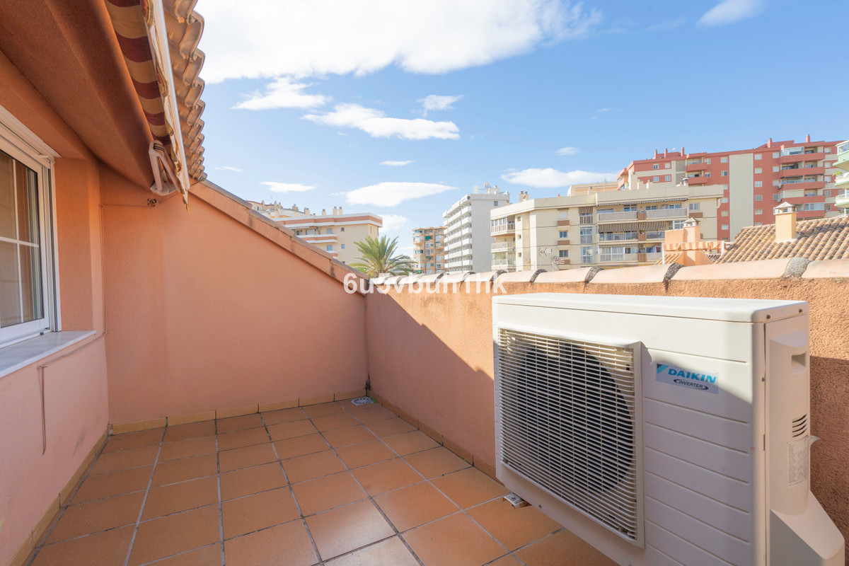 4 Bed منزل شبه منفصل in Fuengirola في Fuengirola, منزل شبه منفصل
