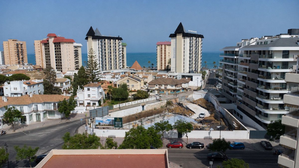 2 Bed Middle Floor Apartment in Fuengirola in Fuengirola, Apartment