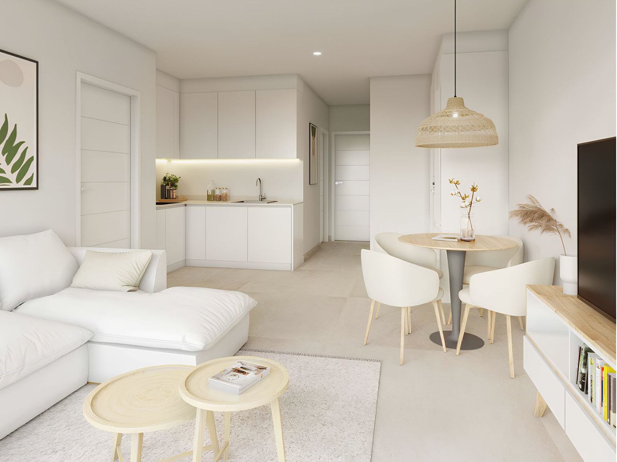 2 Bed Middle Floor Apartment in Fuengirola