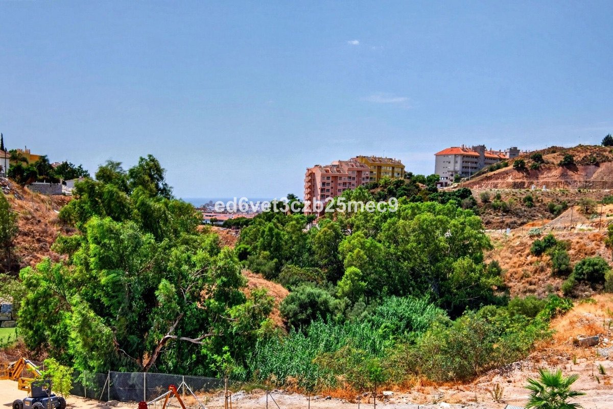 2 Bed Tussenverdieping Appartement in Fuengirola in Fuengirola, 