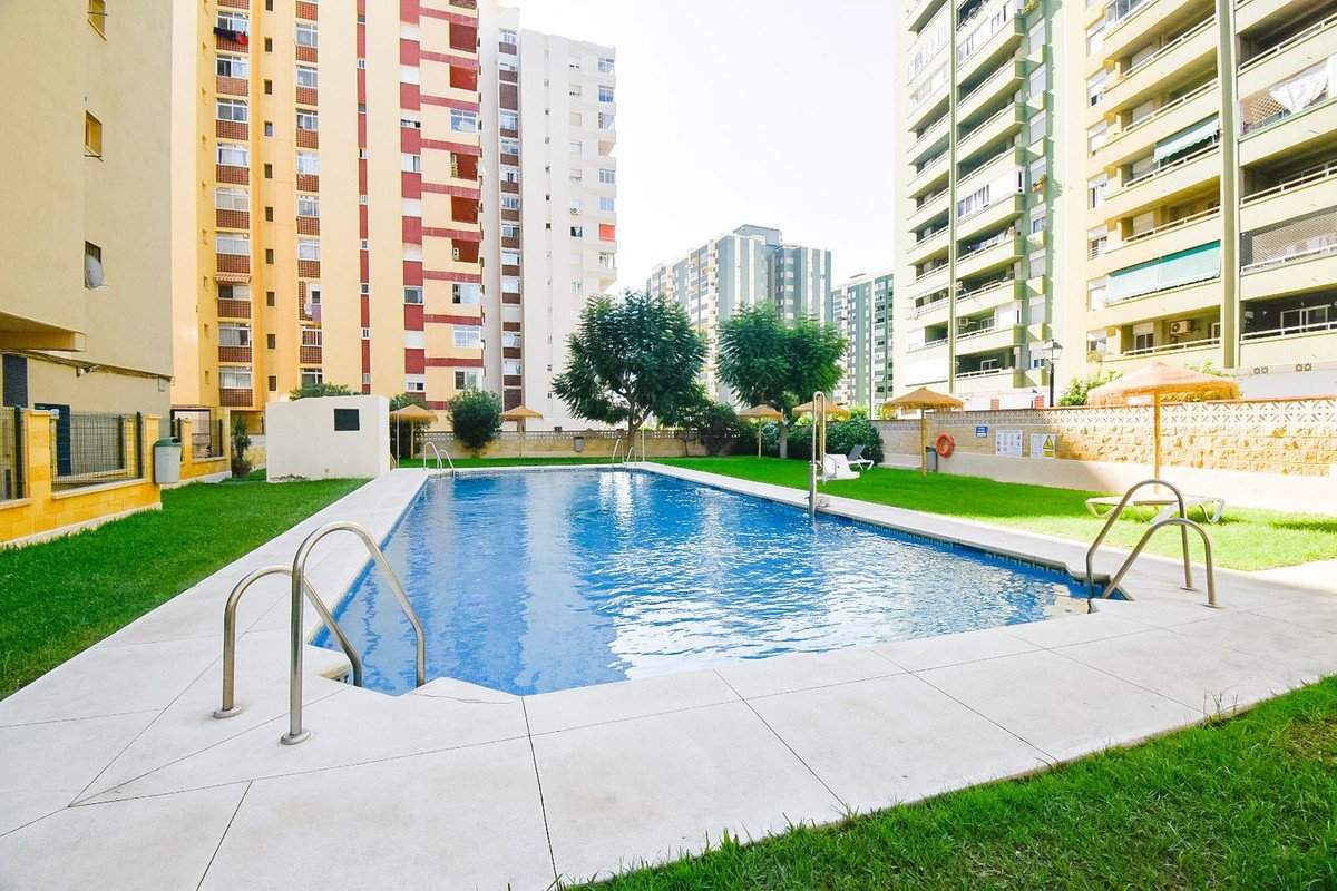 3 Bed Middle Floor Apartment in Fuengirola