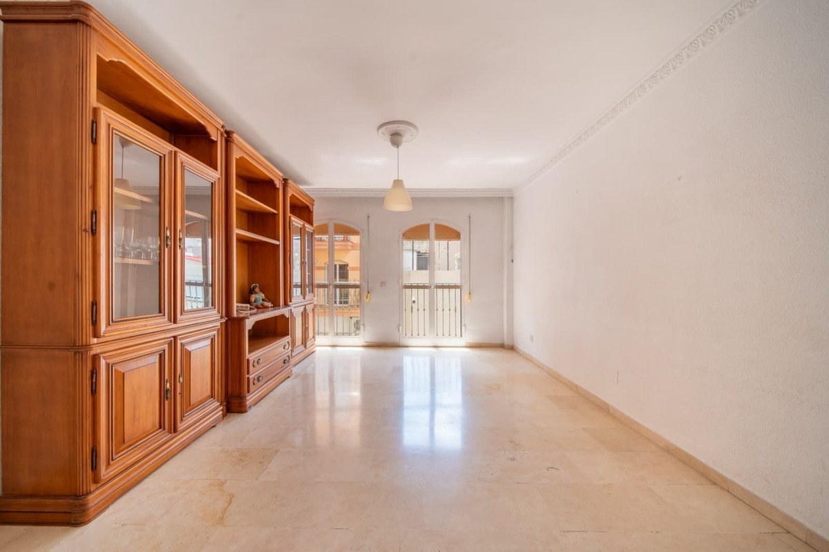 4 Bed Middle Floor Apartment in Fuengirola in Fuengirola, Apartment