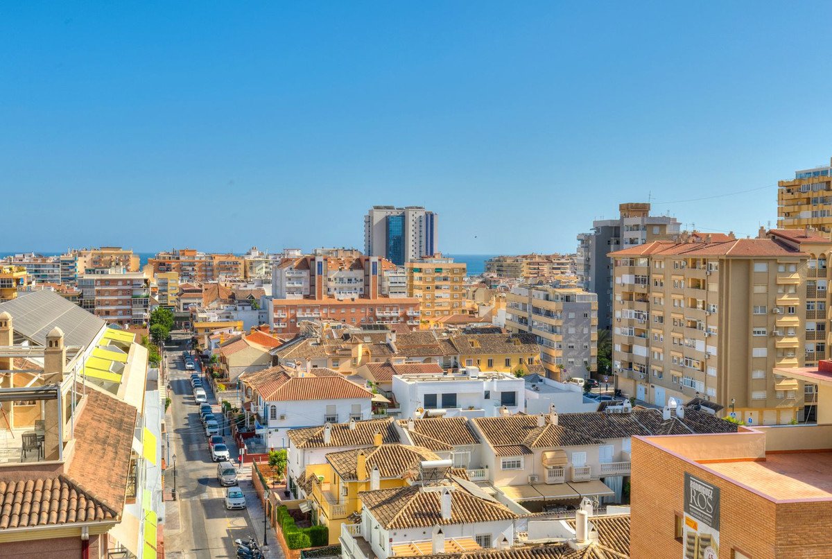 2 Bed Middle Floor Apartment in Los Boliches in Los Boliches, Apartment