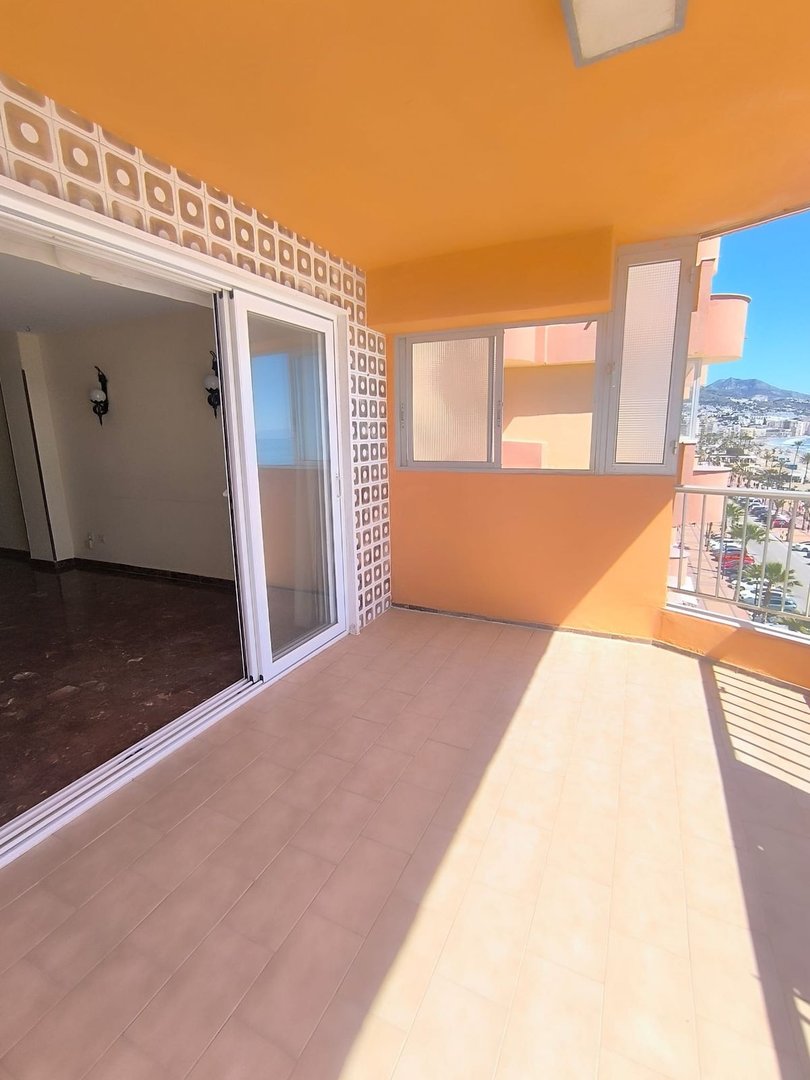 2 Bed شقة في الطابق الأوسط in Los Boliches في Los Boliches, شقة