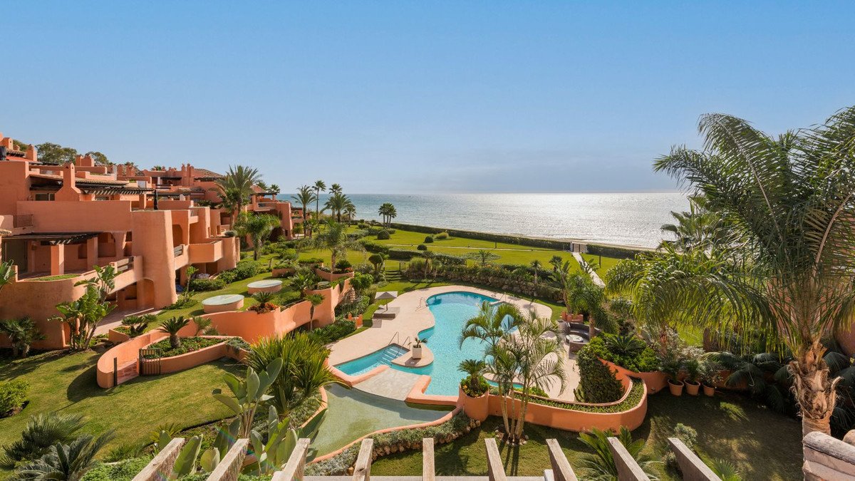 4 Bed Ground Floor Apartment in Los Monteros in Los Monteros, Apartment