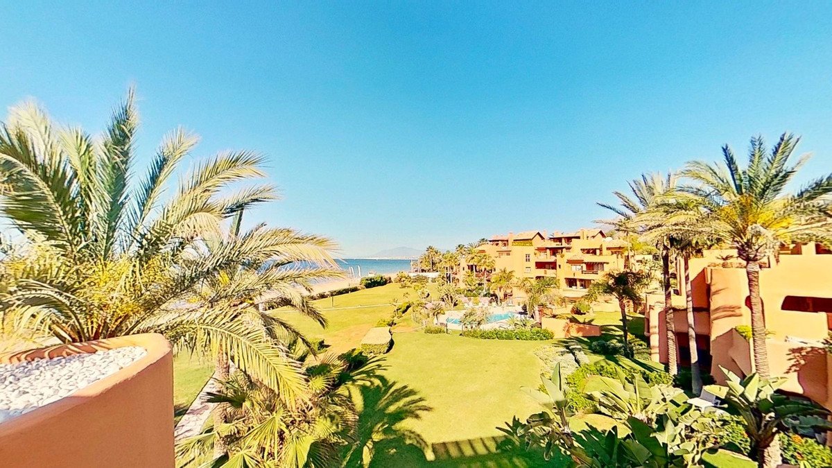 3 Bed Penthouse in Los Monteros in Los Monteros, Penthouse