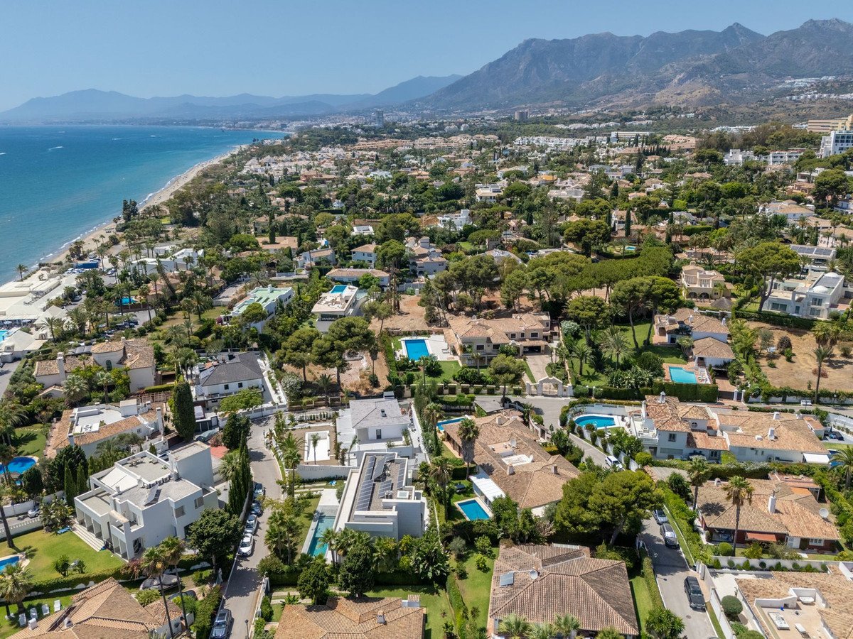 7 Bed Semi-Detached House in Los Monteros in Los Monteros, Semi-Detached House