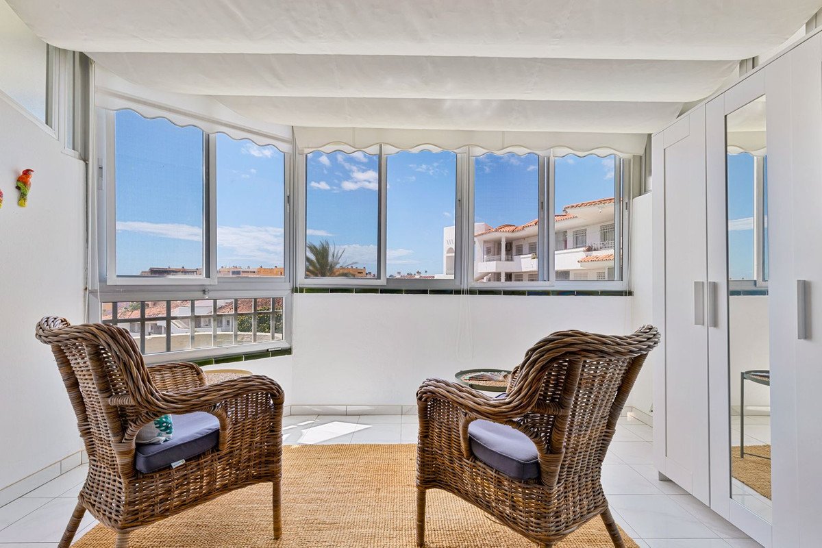 1 Bed شقة في الطابق الأوسط in Los Pacos في Los Pacos, شقة