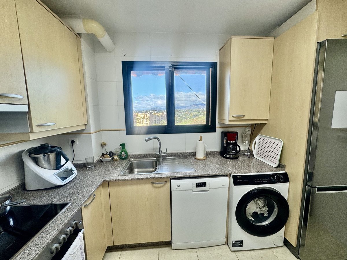 2 Bed شقة في الطابق الأوسط in Los Pacos في Los Pacos, شقة