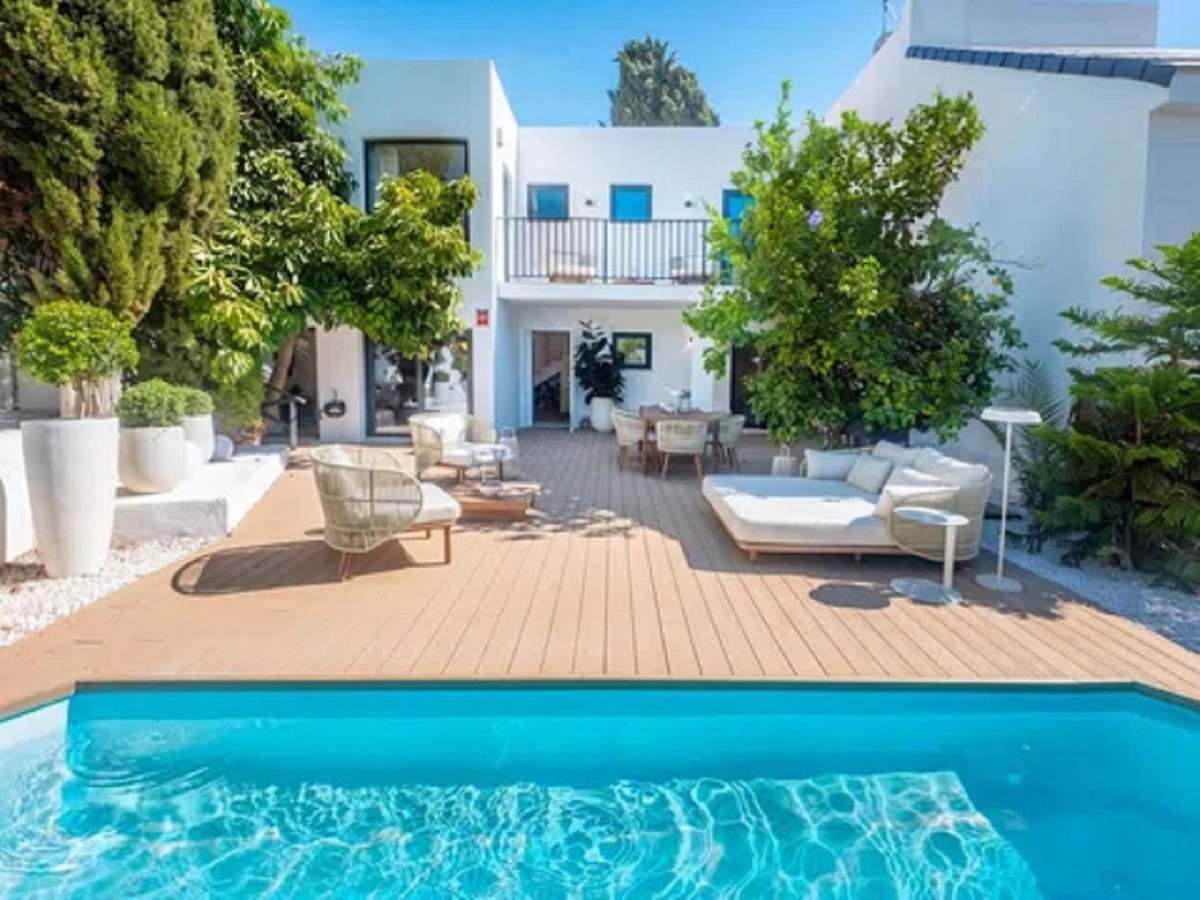 4 Bed Semi-Detached House in Los Pacos