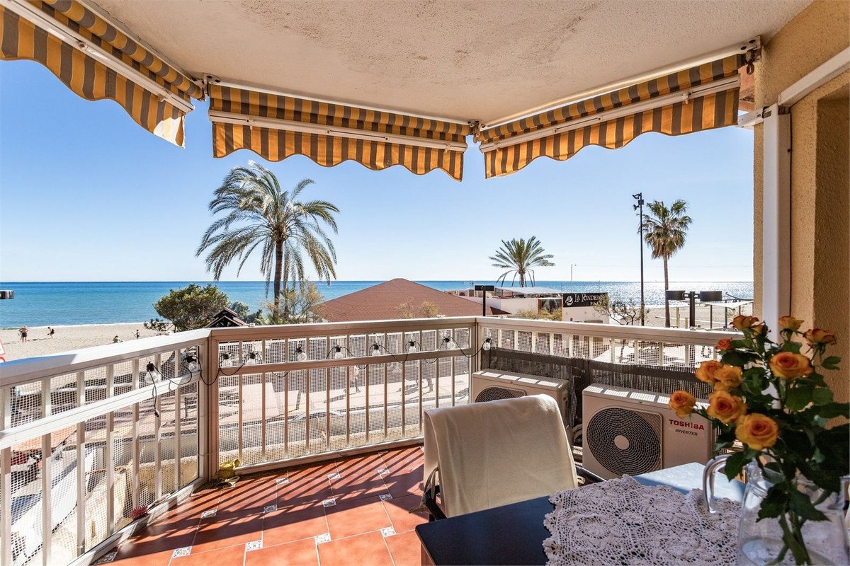 1 Bed شقة في الطابق الأوسط in Fuengirola في Fuengirola, شقة
