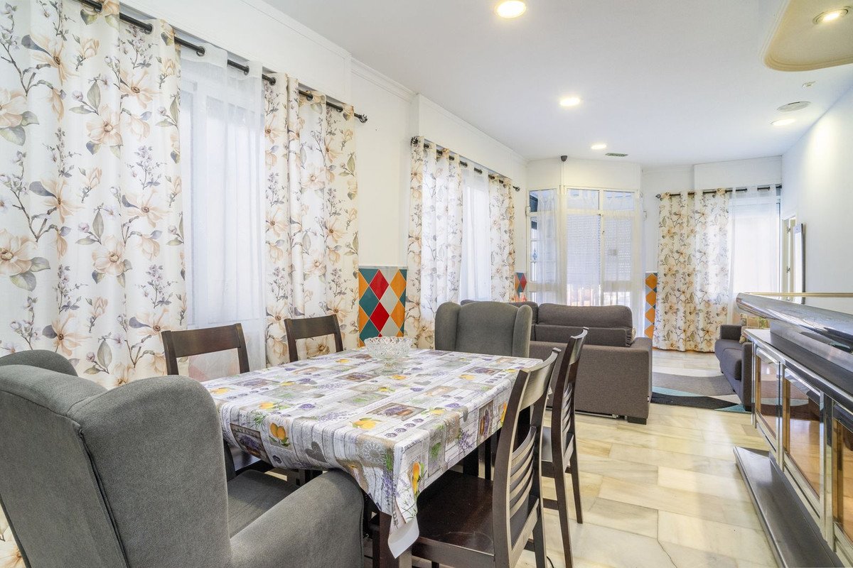 1 Bed شقة في الطابق الأرضي in Fuengirola في Fuengirola, شقة