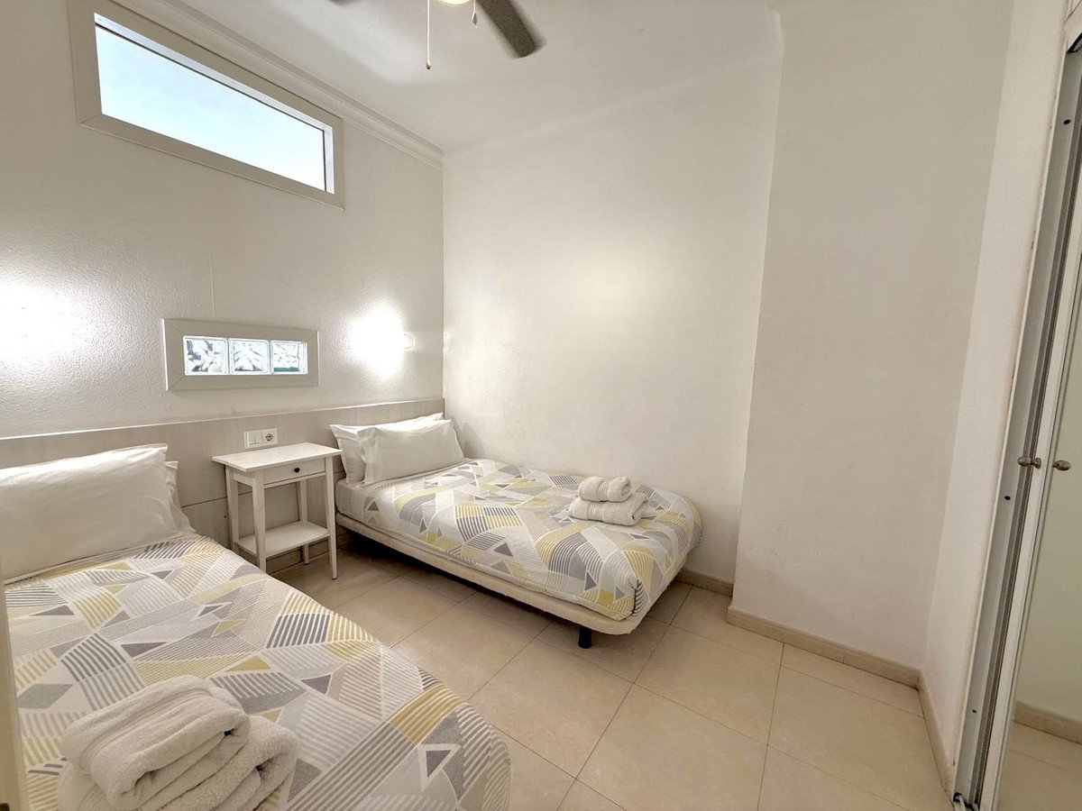 1 Bed الطابق الأوسط Studio in Fuengirola في Fuengirola, 