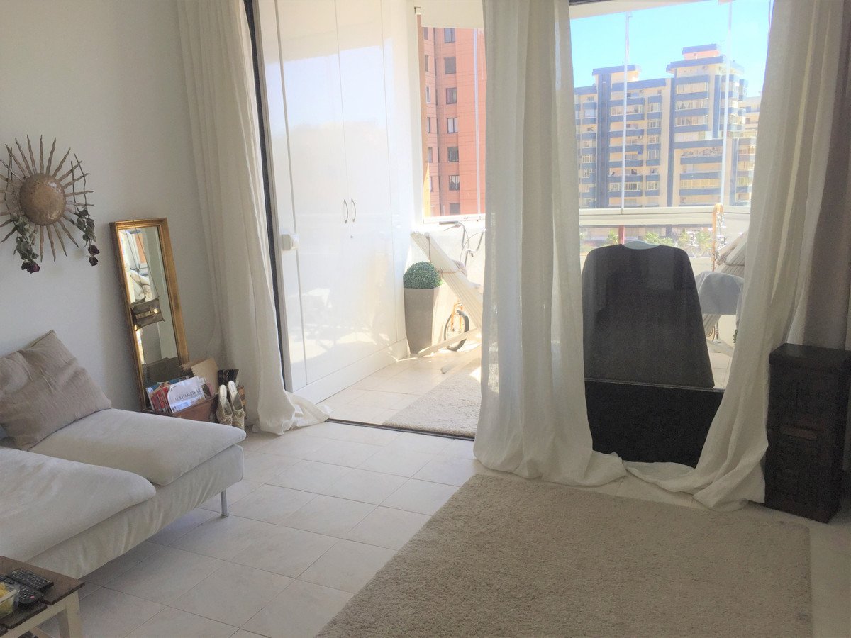 1 Bed Middenverdieping Studio in Fuengirola in Fuengirola, Studio