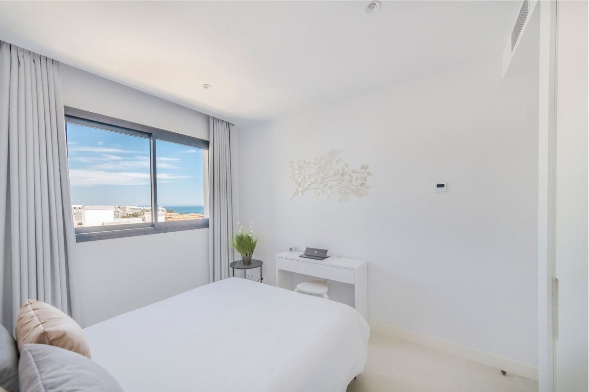2 Bed Middle Floor Apartment in Fuengirola in Fuengirola, Apartment