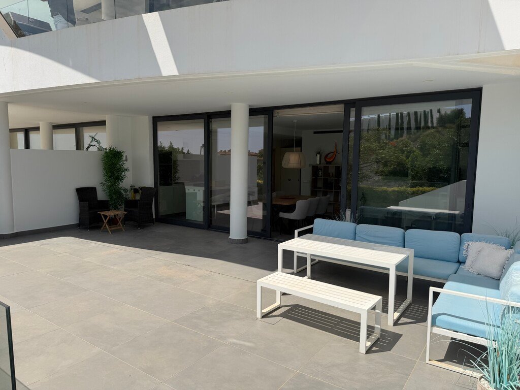 2 Bed شقة في الطابق الأرضي in Fuengirola في Higueron, شقة