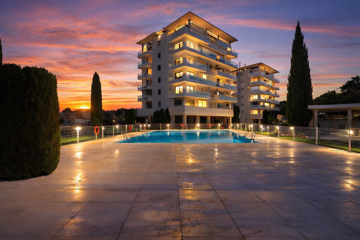 2 Bed Middle Floor Apartment in Fuengirola in Fuengirola, 