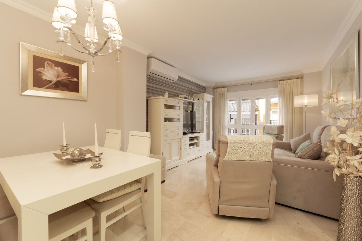 2 Bed Middle Floor Apartment in Fuengirola in Fuengirola, Apartment