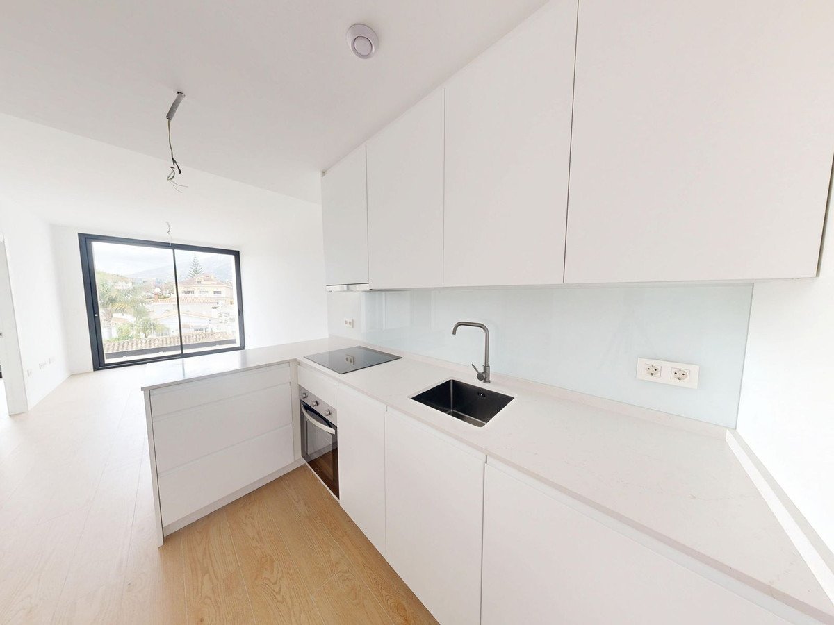 2 Bed Middle Floor Apartment in Fuengirola in Fuengirola, Apartment