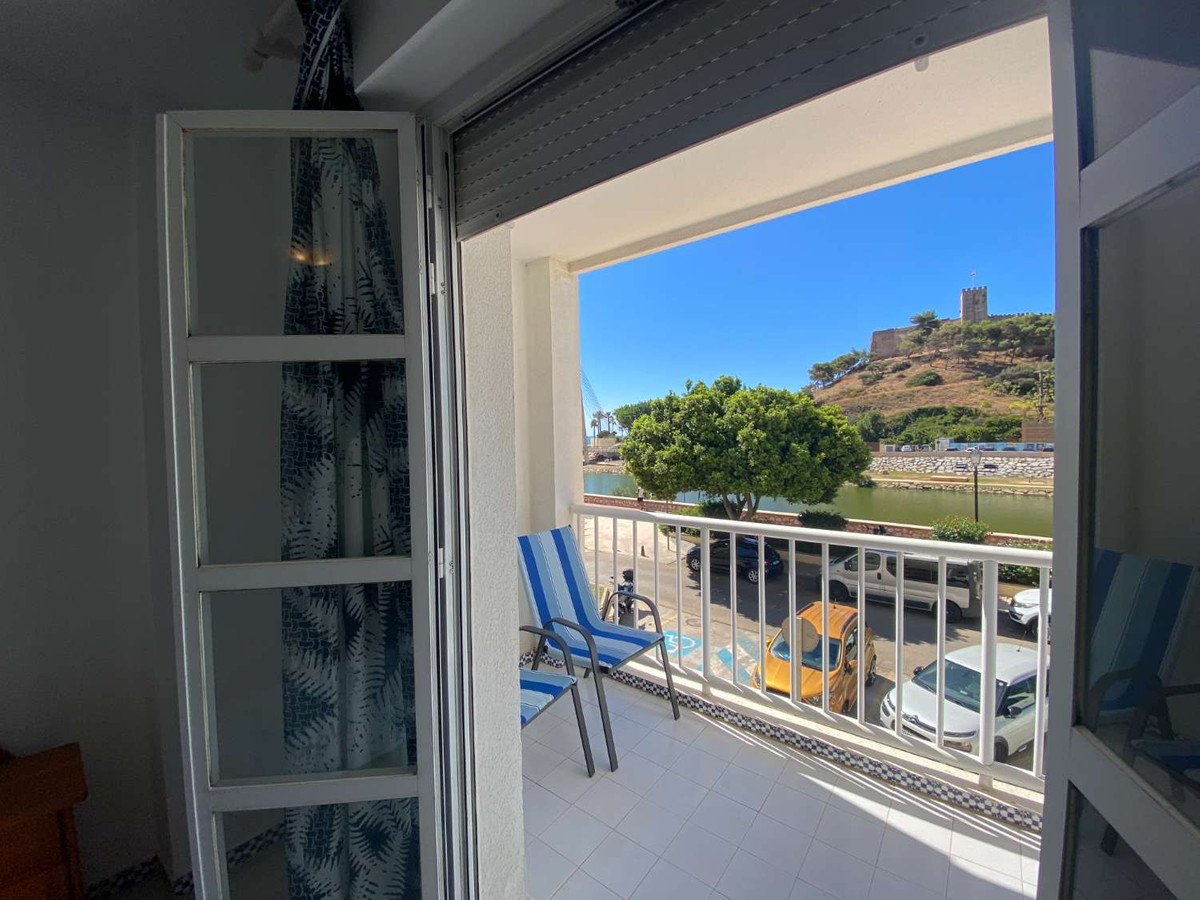 3 Bed شقة في الطابق الأوسط in Fuengirola في Fuengirola, نوع العقار