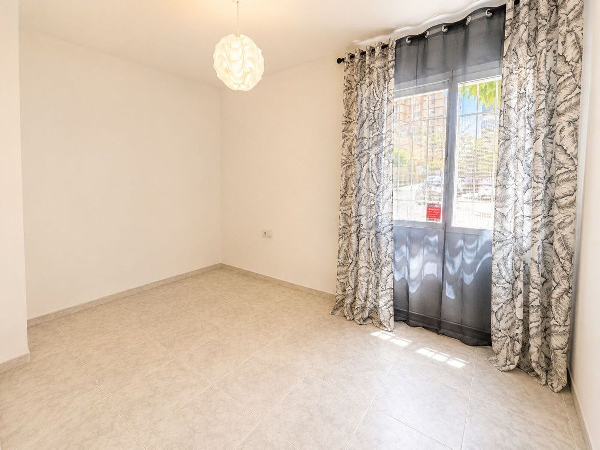 3 Bed شقة في الطابق الأرضي in Fuengirola في Fuengirola, شقة