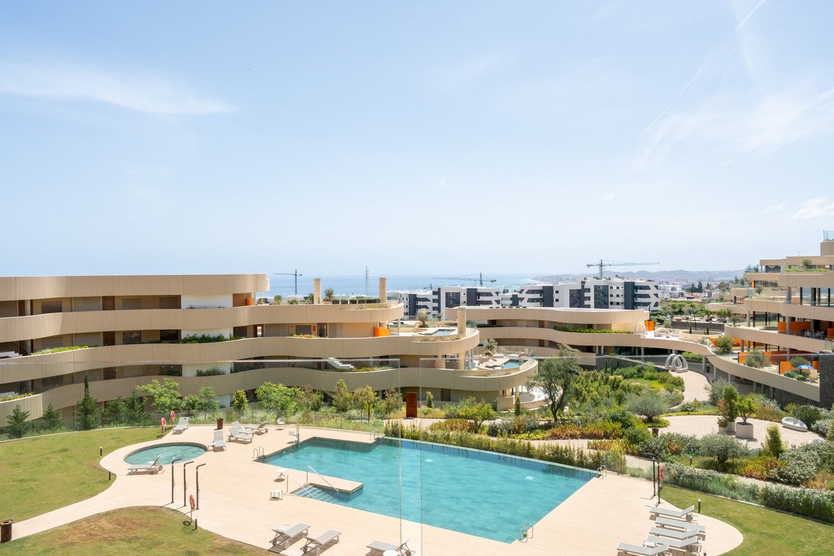 3 Bed Middle Floor Apartment in Fuengirola in Fuengirola, Apartment