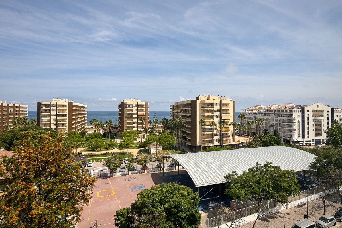 4 Bed Middle Floor Apartment in Fuengirola in Fuengirola — Apartment