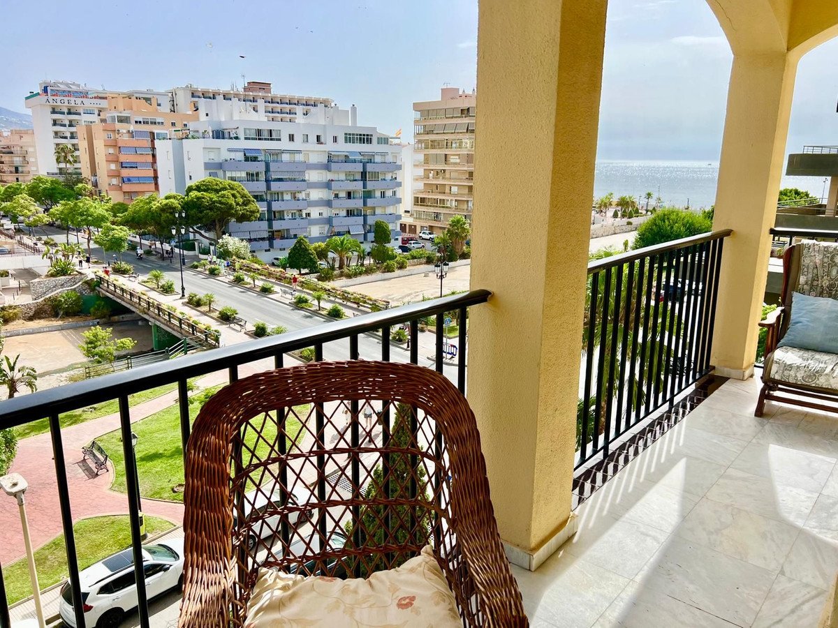 4 Bed Middle Floor Apartment in Fuengirola in Fuengirola, Apartment