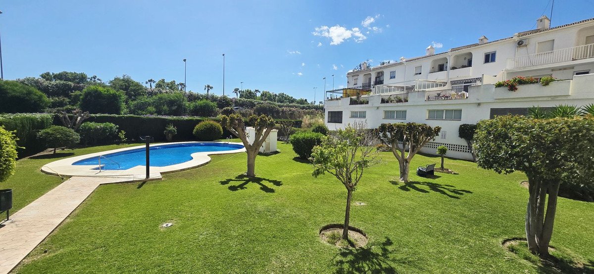 4 Bed Begane Grond Appartement in Fuengirola in Fuengirola, 