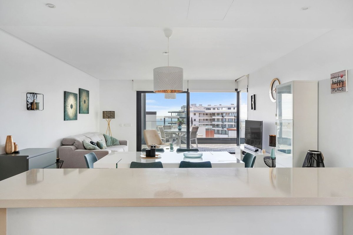 4 Bed Middle Floor Apartment in Fuengirola in Fuengirola — Apartment