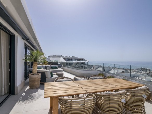 2 Bed New Development in Fuengirola, Meergezinswoningen