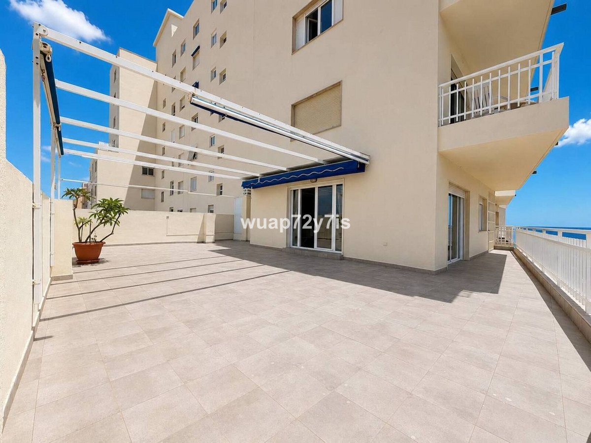 2 Bed بنتهاوس in Fuengirola في Fuengirola, 