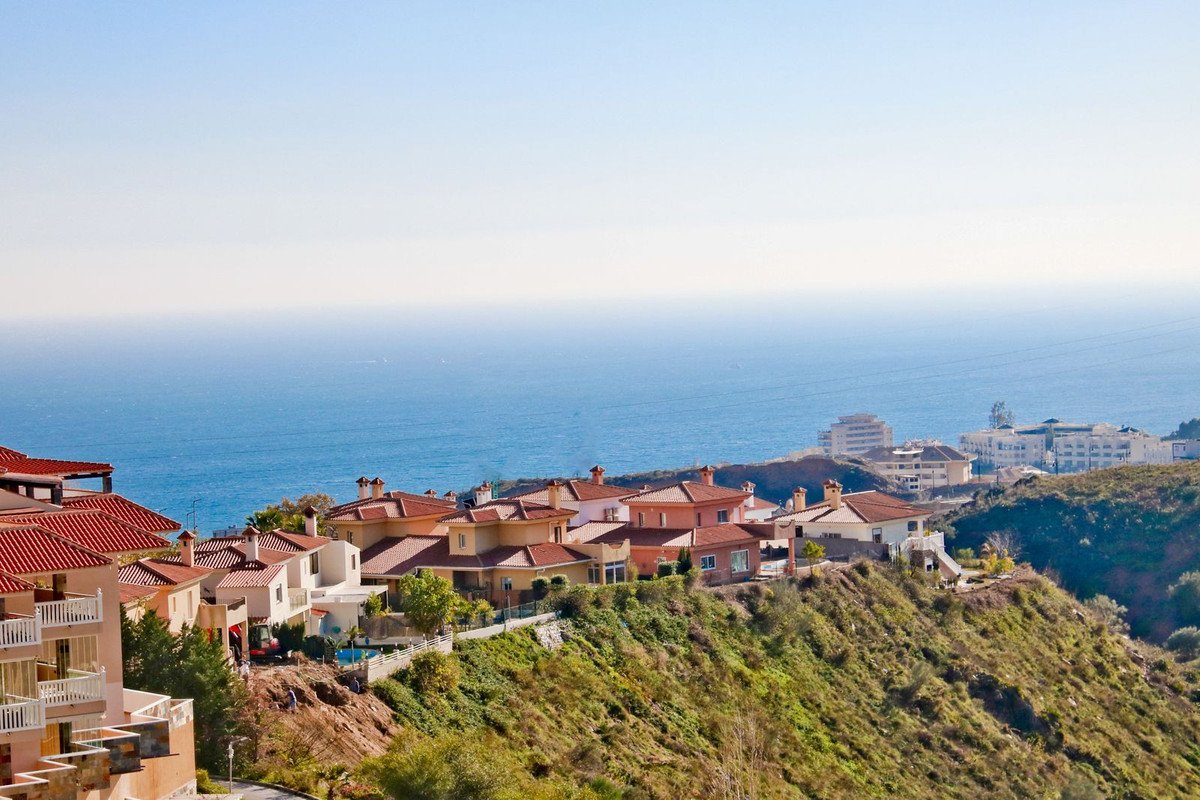 2 Bed بنتهاوس in Fuengirola في Fuengirola, 