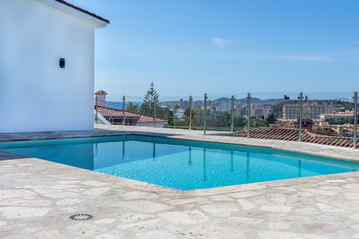 4 Bed فيلا مستقلة in Fuengirola في Fuengirola, 