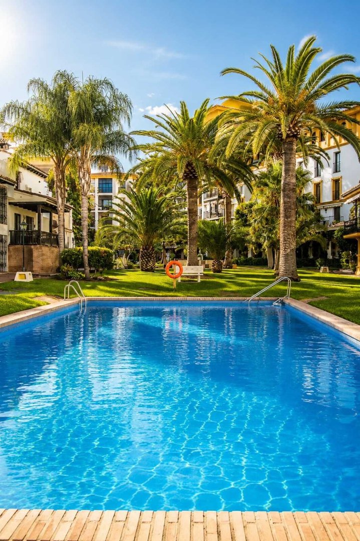 6 Bed فيلا مستقلة in Fuengirola في Fuengirola, فيلا منفصلة