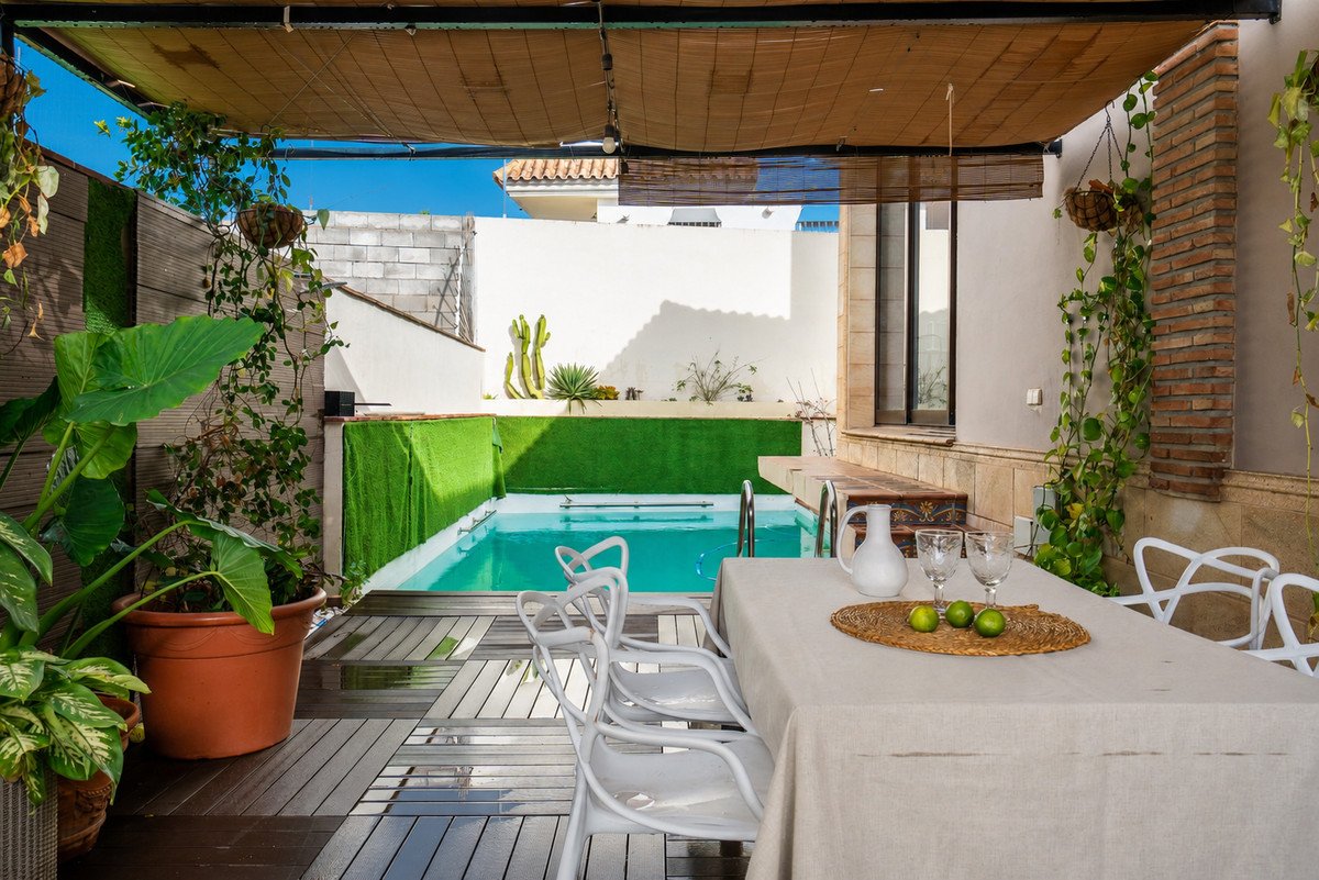 5 Bed فيلا مستقلة in Sierrezuela في Sierrezuela, فيلا منفصلة
