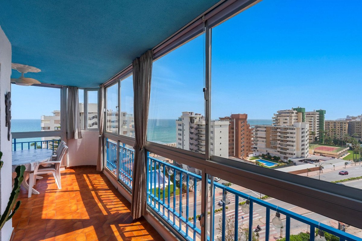 2 Bed Middle Floor Apartment in Torreblanca in Torreblanca, 