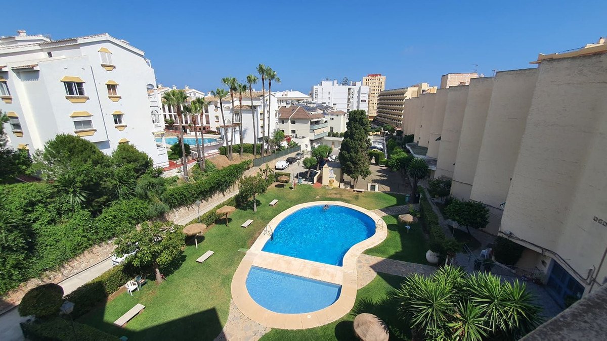2 Bed شقة في الطابق الأوسط in Torreblanca في Torreblanca, شقة