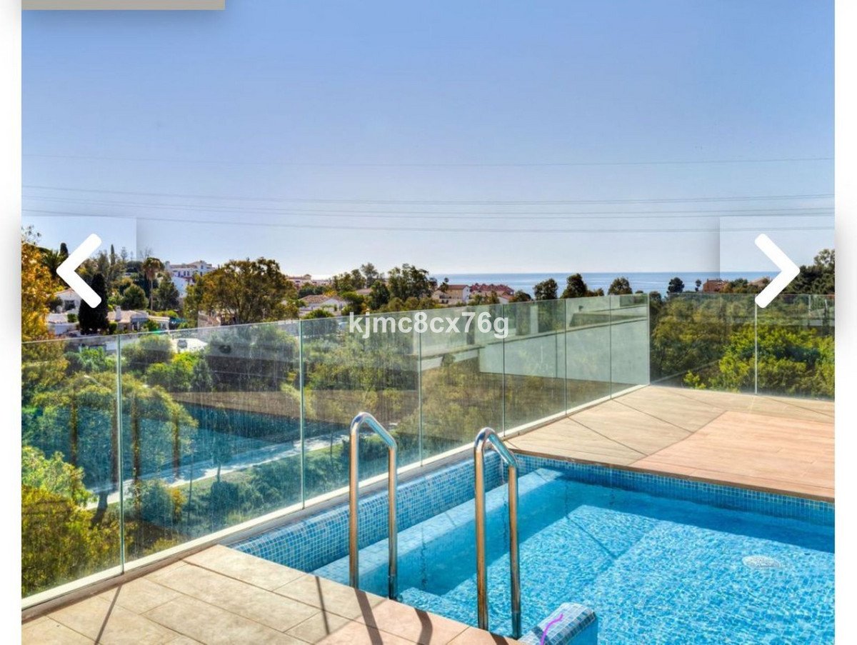 3 Bed شقة في الطابق الأوسط in Torreblanca في Torreblanca, شقة