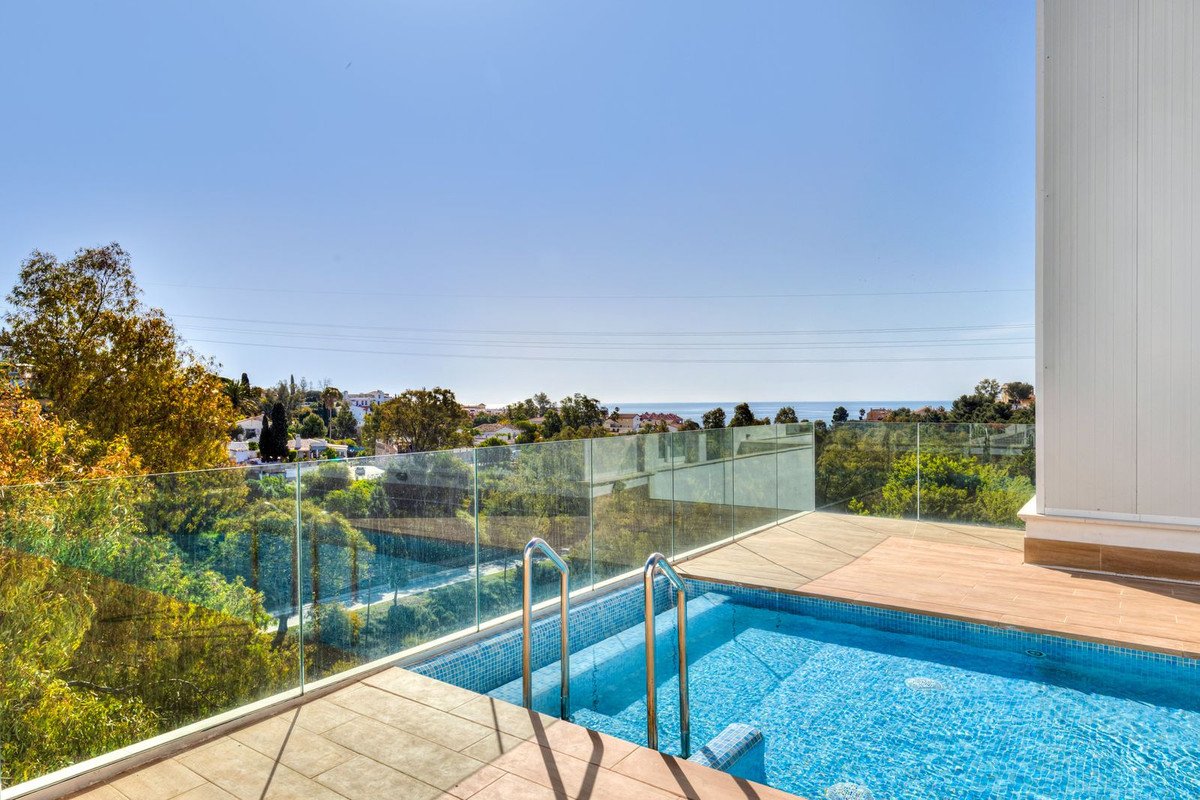 3 Bed Penthouse Duplex in Torreblanca in Torreblanca, 