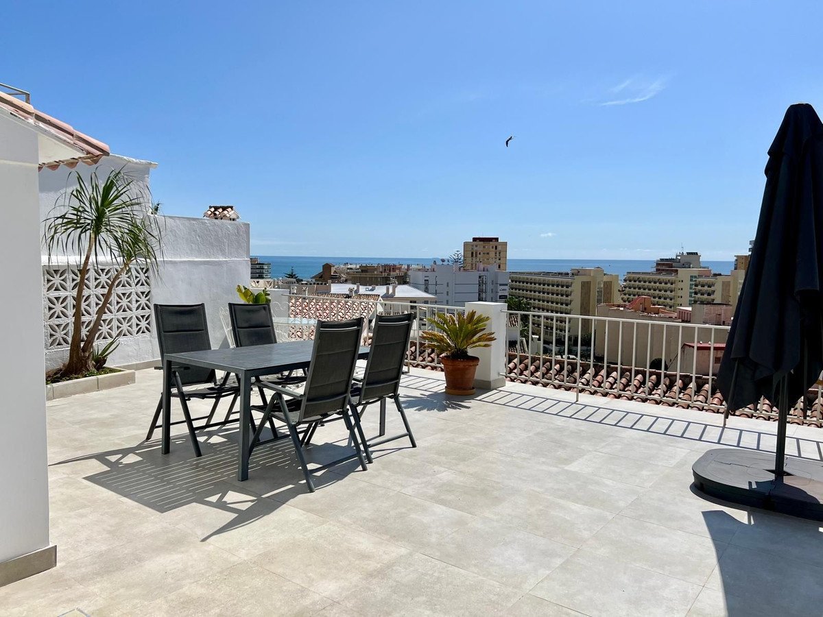 4 Bed منزل شبه منفصل in Torreblanca في Torreblanca, فيلا منفصلة