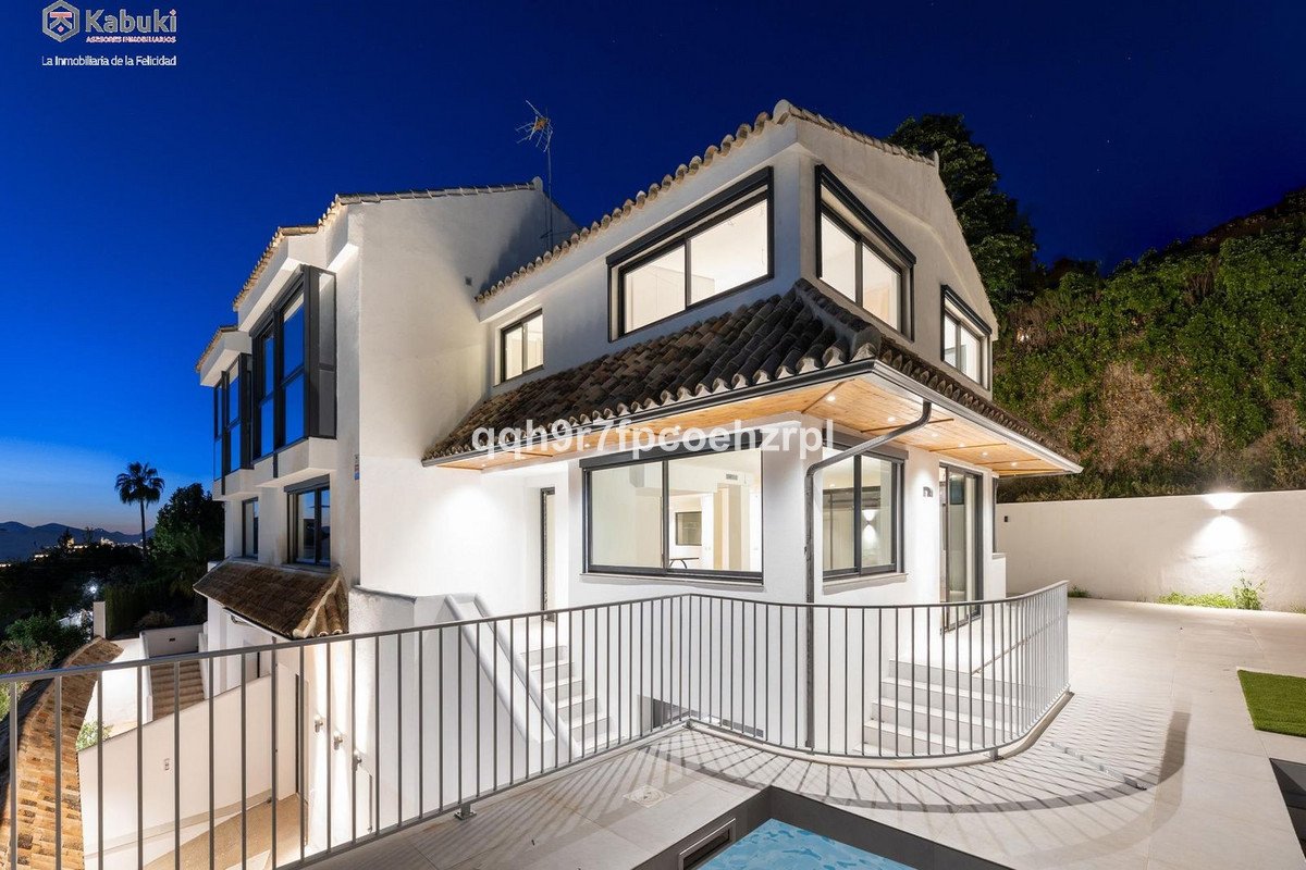 4 Bed منزل شبه منفصل in Granada في Granada, 